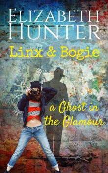 A Ghost in the Glamour: A Linx & Bogie Story Read online
