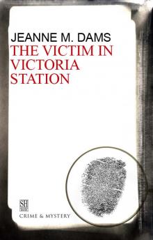 The Victim in Victoria Station Read online