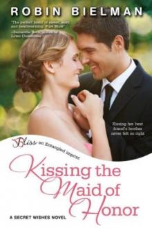 Kissing the Maid of Honor Read online